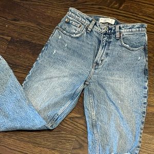 Abercrombie & Fitch high rise mom jean